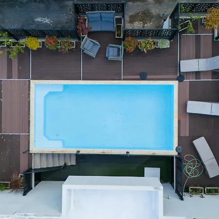 Shanti Haveli Beachfront Apartments